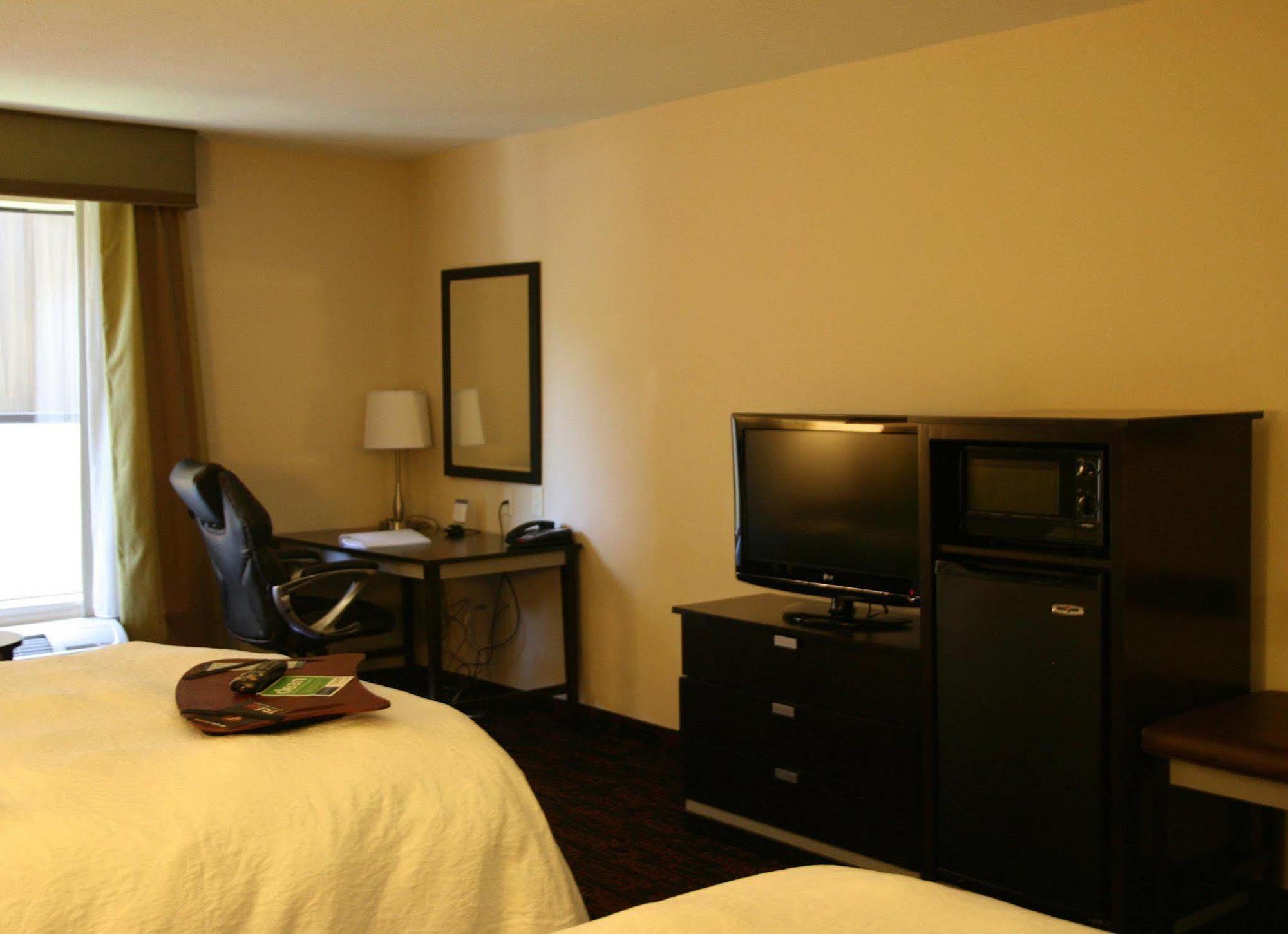 Hampton Inn Jericho - Westbury Habitación foto